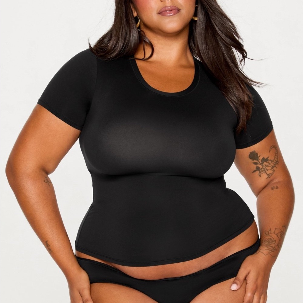 YITTY Stretchy Fit Crew Tee - Iconic Black